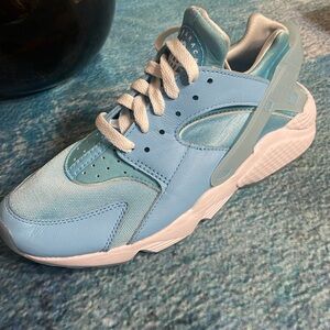 Brand new baby blue Huarache Nike